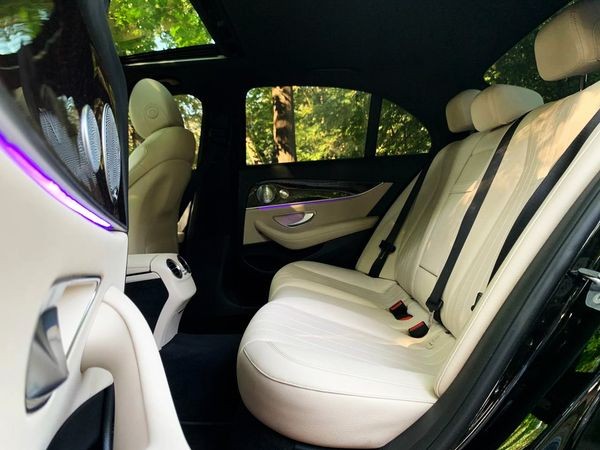 101 Mercedes-Benz W213 E300 на свадьбу 3mLQ