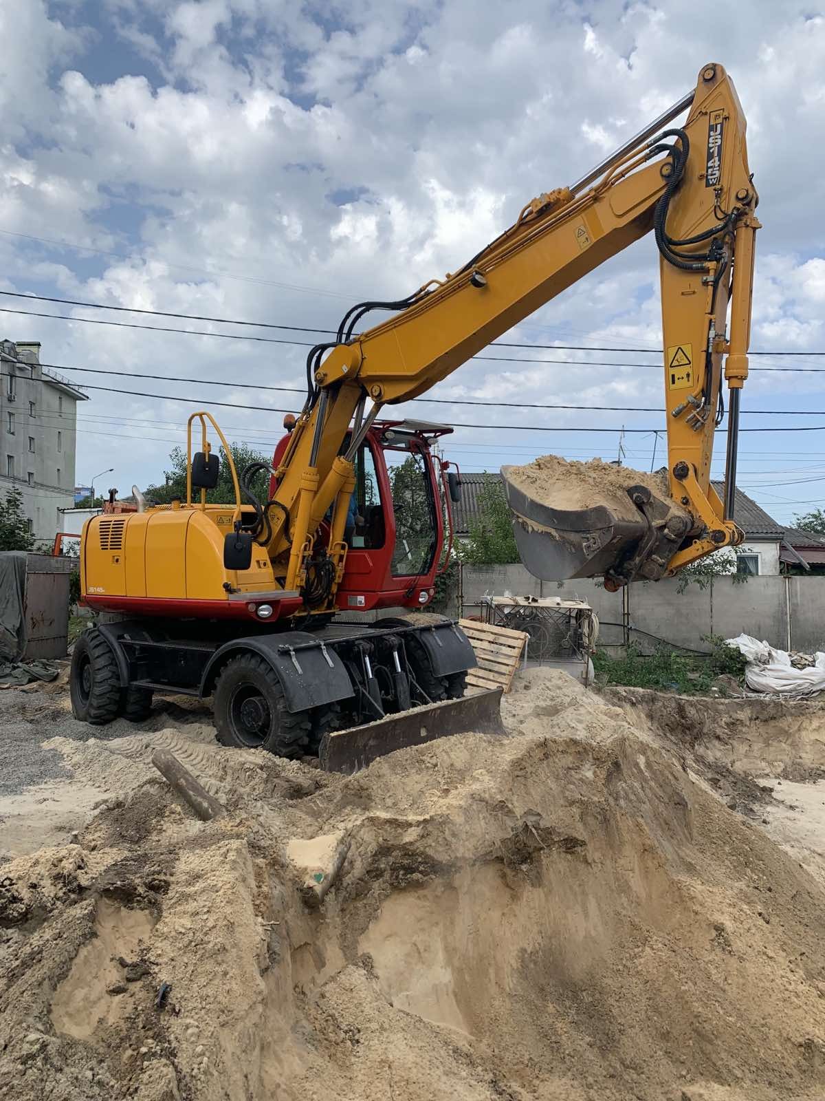 Послуги екскаватора повноповоротного  JCB 145 Ak6O