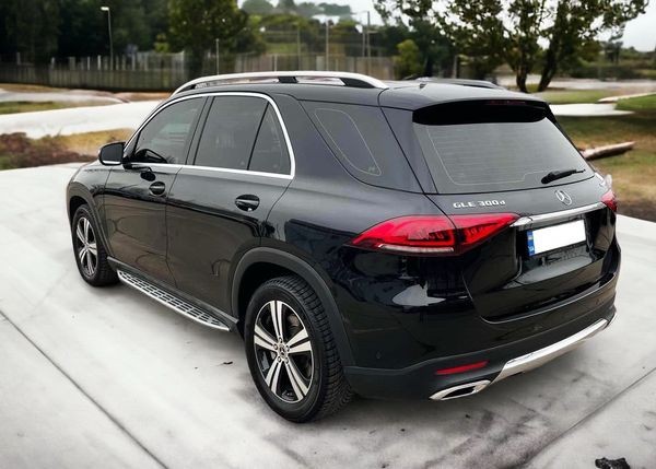349 Bнедорожник Mercedes GLE 300d с водителем W9vD