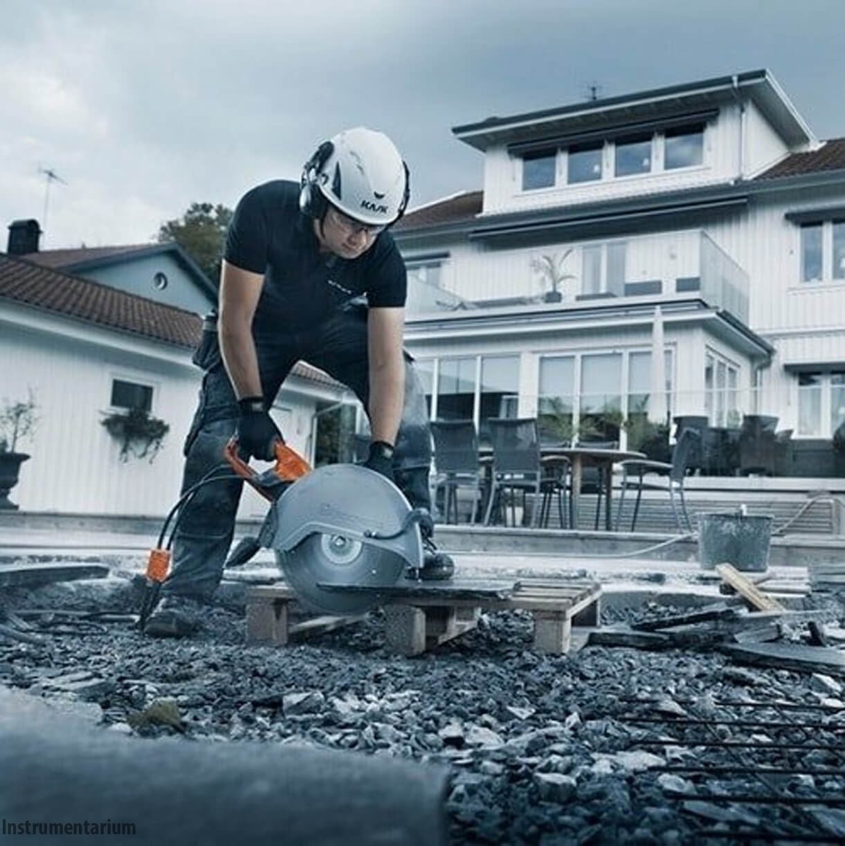 Електроріз HUSQVARNA K 4000 WET з баком для води бетоноріз wvo1