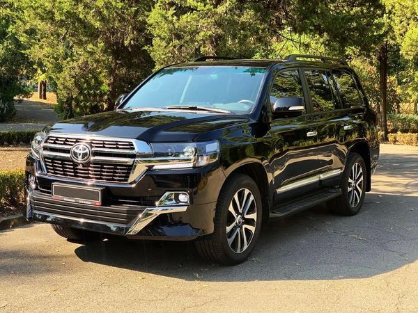 254 Внедорожник Toyota Land Cruiser 200 без водителя MrKp