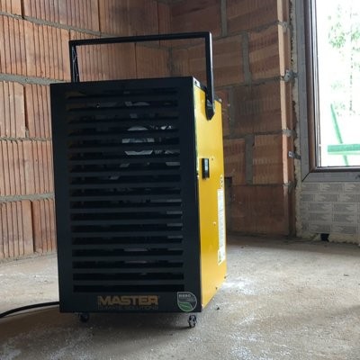 Осушувач повітря master dh 732  30л\доба eOQ0