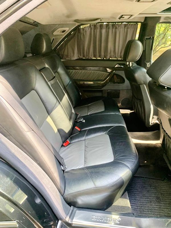 117 Mercedes Benz W140 S7.3 V12 Brabus черный без водителя lMYn