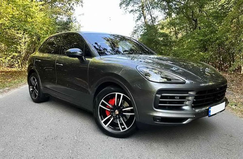 271 Porsche Cayenne серый с водителем ra1o
