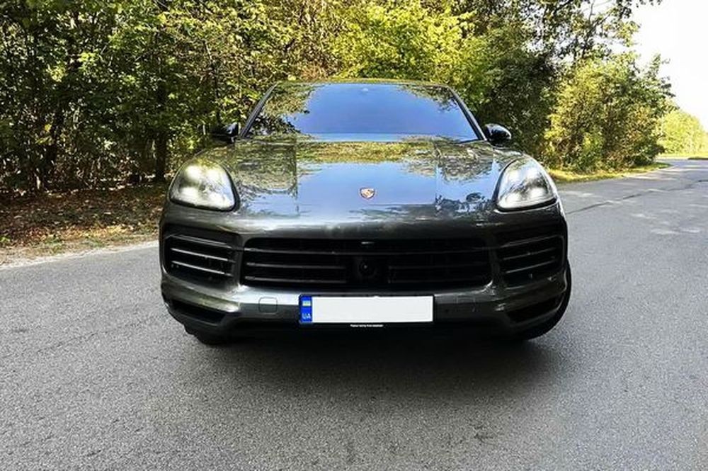 271 Porsche Cayenne серый внедорожник без водителя ZEZB