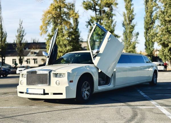 013 Лимузин Rolls-Royce Phantom Tiffani на свадьбу j8Vl
