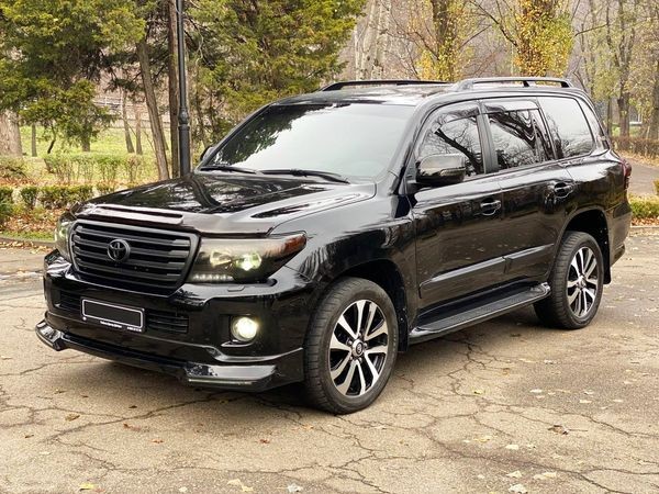 161 Toyota Land Cruiser 200 черный джип 2008 с водителем lzP1