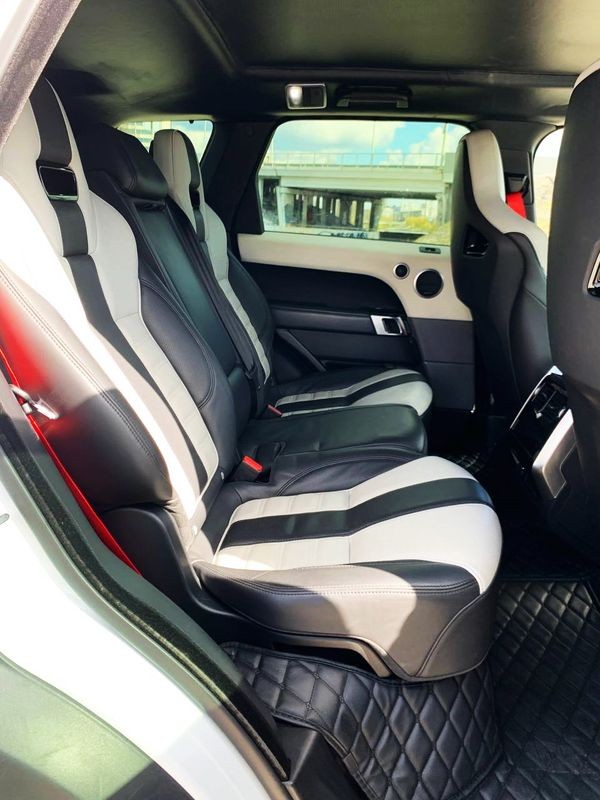 011 Range Rover SVR белый без водителя 0mPN