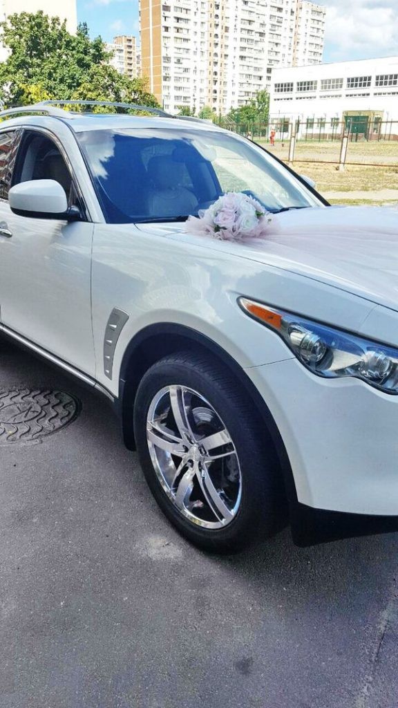 236 Внедорожник Infiniti FX35 белая с водителем на свадьбу zLMo