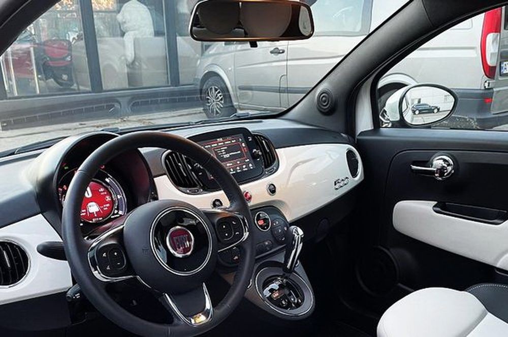 415 Седан Fiat F500 белый без водителя посуточно X0xW