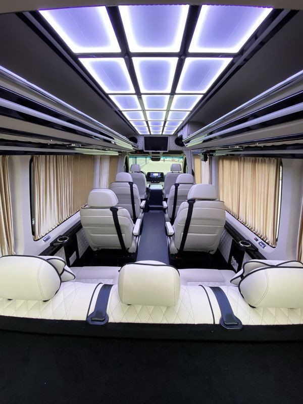 425 Микроавтобус Mercedes-Benz Sprinter 8 мест с водителем D6WV
