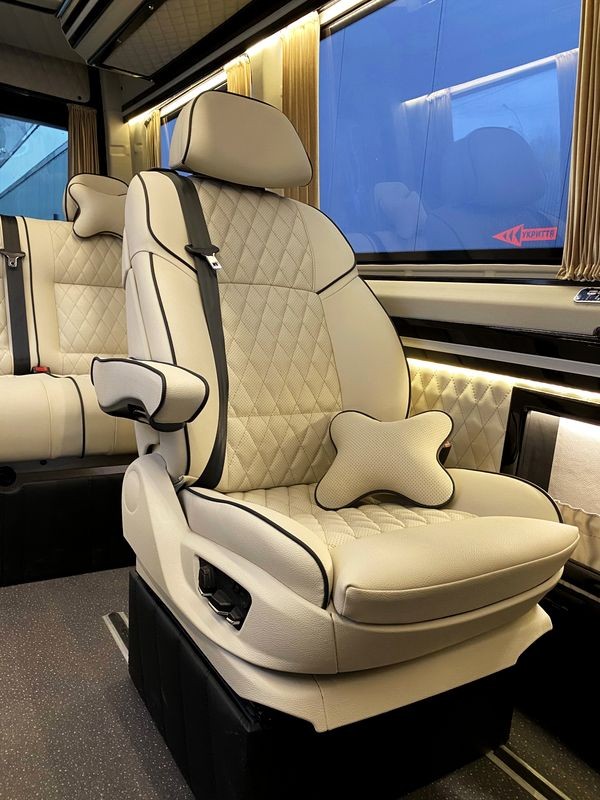 425 Микроавтобус Mercedes-Benz Sprinter 8 мест с водителем D6WV