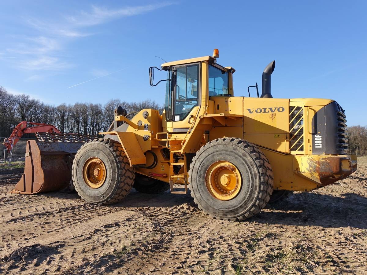 Фронтальний навантажувач  Volvo L-180 F EmKN
