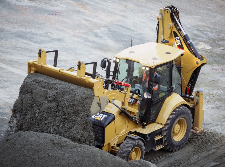 Послуги екскаватора - навантажувача Cat 432 0mRd