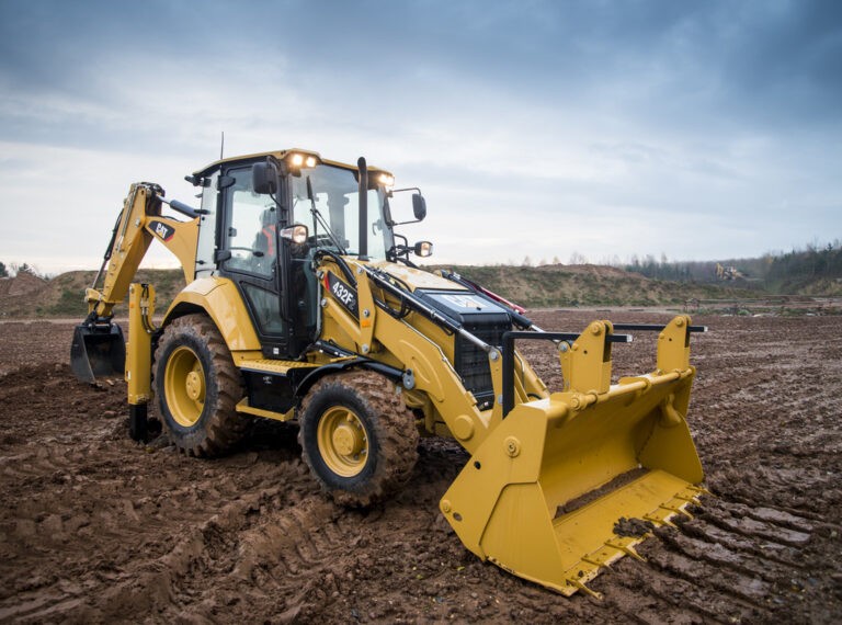 Послуги екскаватора - навантажувача Cat 432 0mRd
