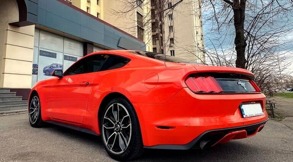 121 Ford Mustang GT 3.7 красный спорткар заказ авто без водителя gaEK