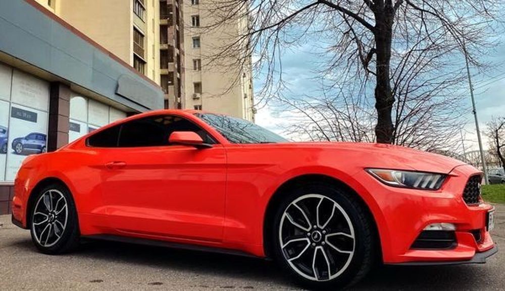 121 Ford Mustang GT 3.7 красный спорткар взять с водителем Pmw8