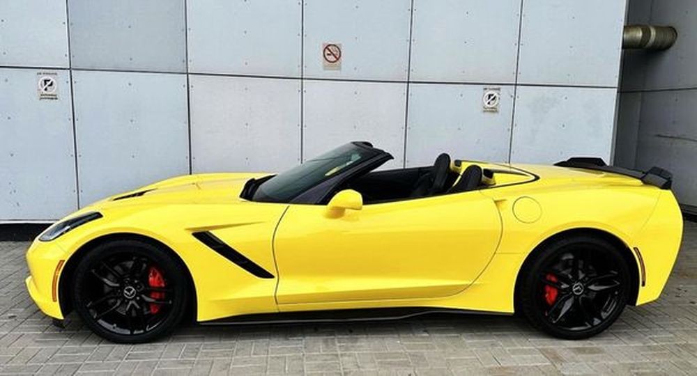 011 Кабриолет Chevrolete Corvette Stingray желтый на съемки фотосессию YJAg