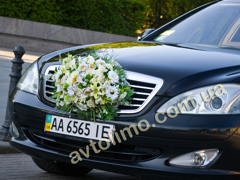 Украшение автомобилей на свадьбу цветы на свадебное авто JRne