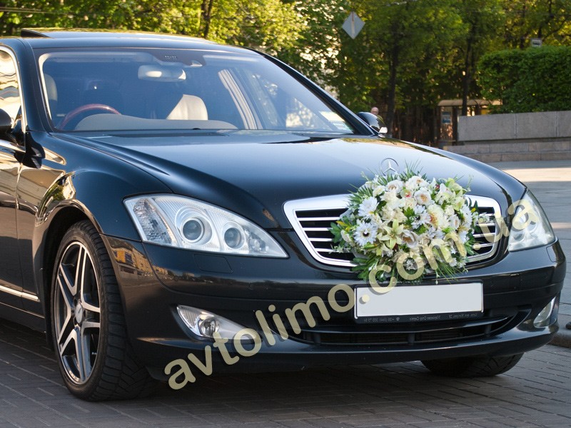 Украшение автомобилей на свадьбу цветы на свадебное авто JRne