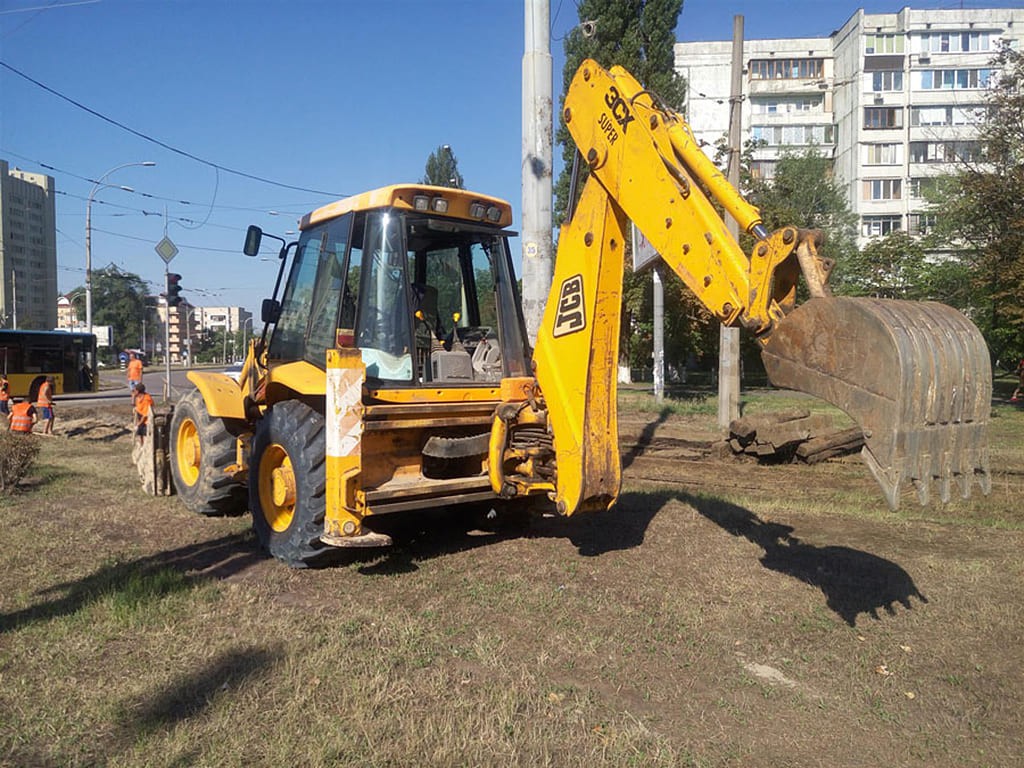 Послуги екскаватора - навантажувача JCB 3cx 5Me1