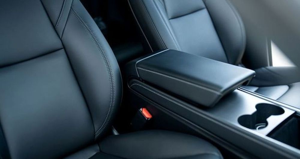 033 Авто с водителем кросовер электромобиль Tesla Model Y белая 6LEP