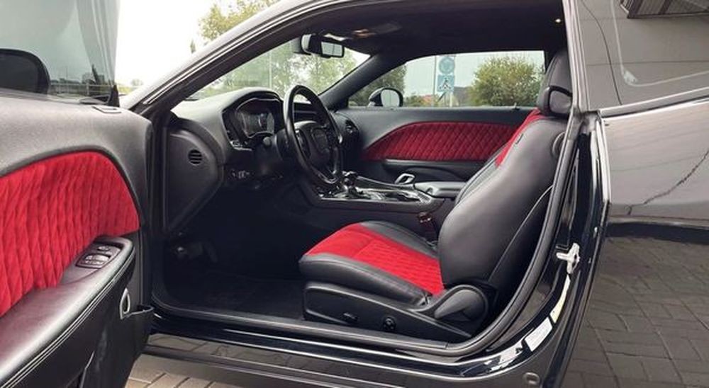 103 Dodge Challenger черный 3.6 c водителем на свадьбу съемки wvzL