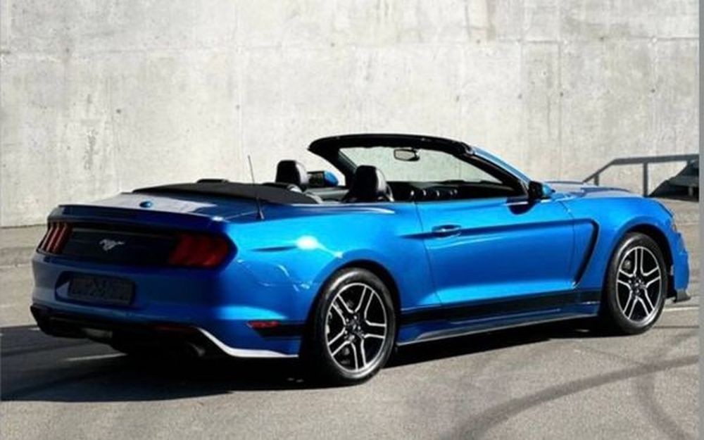 036 Ford Mustang GT синий кабриолет авто без водителя gabN