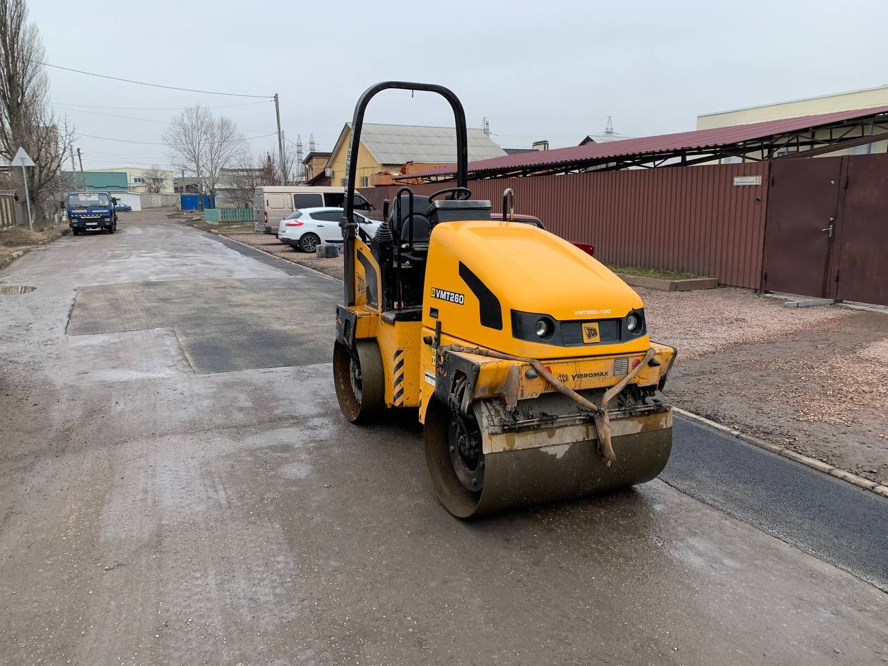 Услуги катка дорожного вибрационного JCB 2YrO