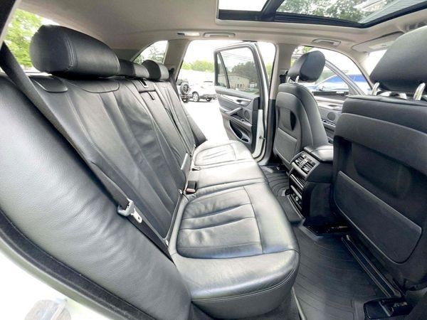 264 Bнедорожник BMW X5 белый на свадьбу с водителем aP8z