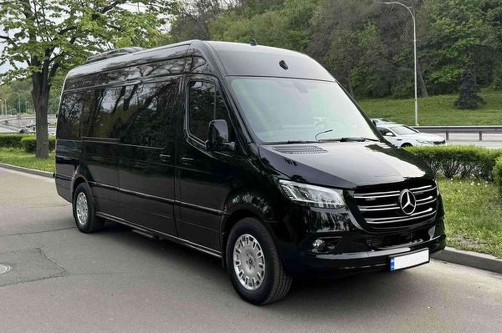 008 Микроавтобус Mercedes-Benz Sprinter VIP черный с водителем layl