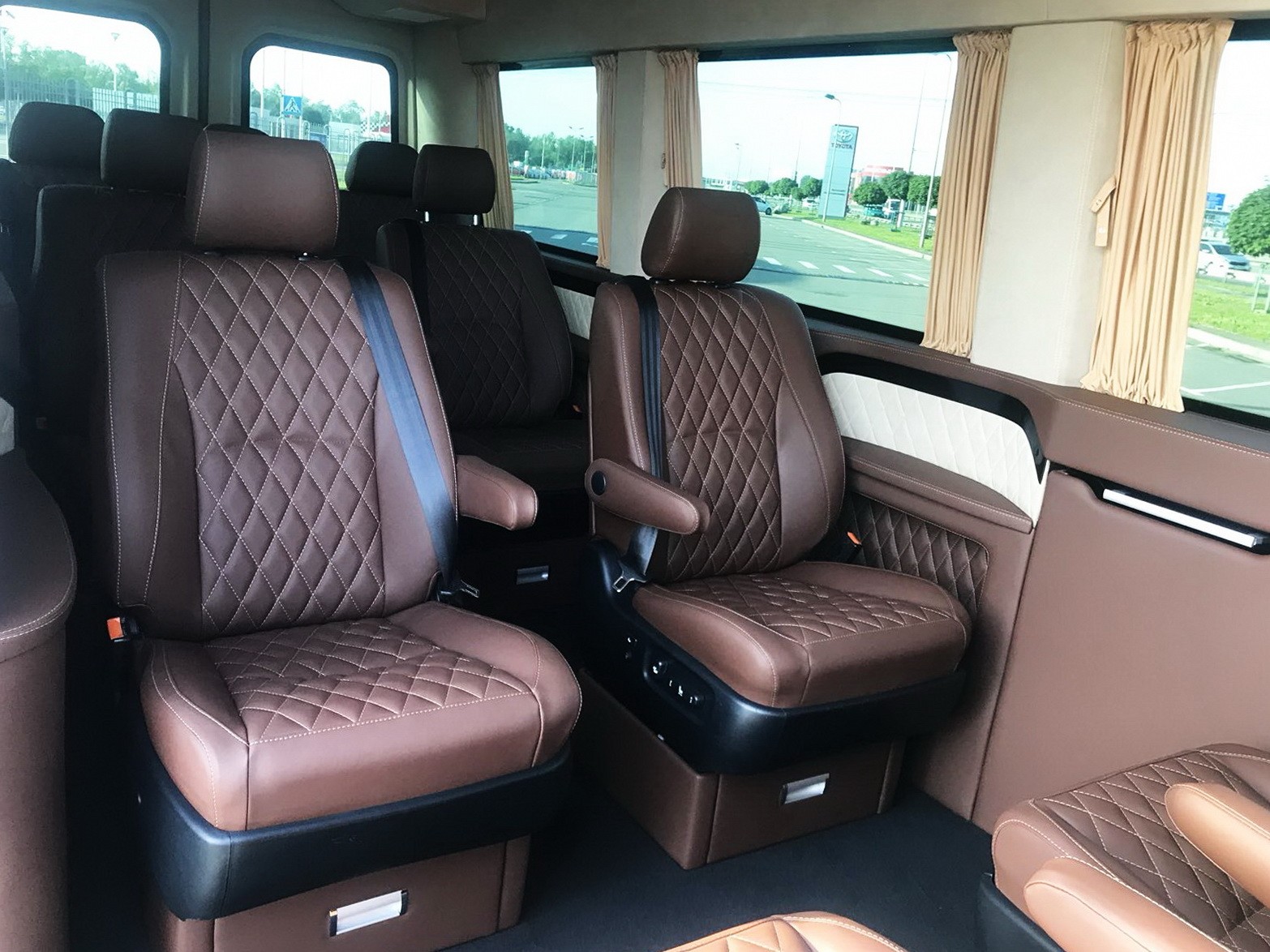 038 Mercedes-Benz Sprinter вип бус микроавтобус с водителем вип класса YJOD