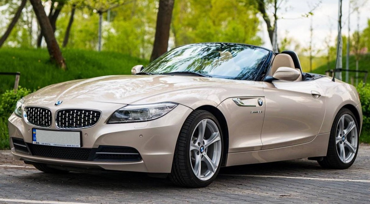 100 BMW Z4 Cabrio кабриолет без водителя RVeL