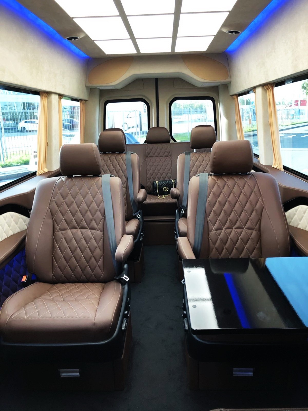 038 Mercedes-Benz Sprinter вип бус c водителем QL1k