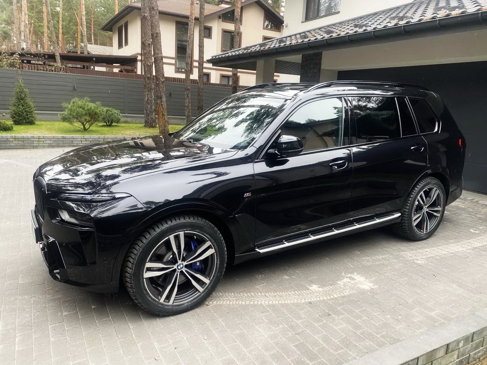 182 BMW X7 40D 2024 черный с водителем на свадьбу jwOW