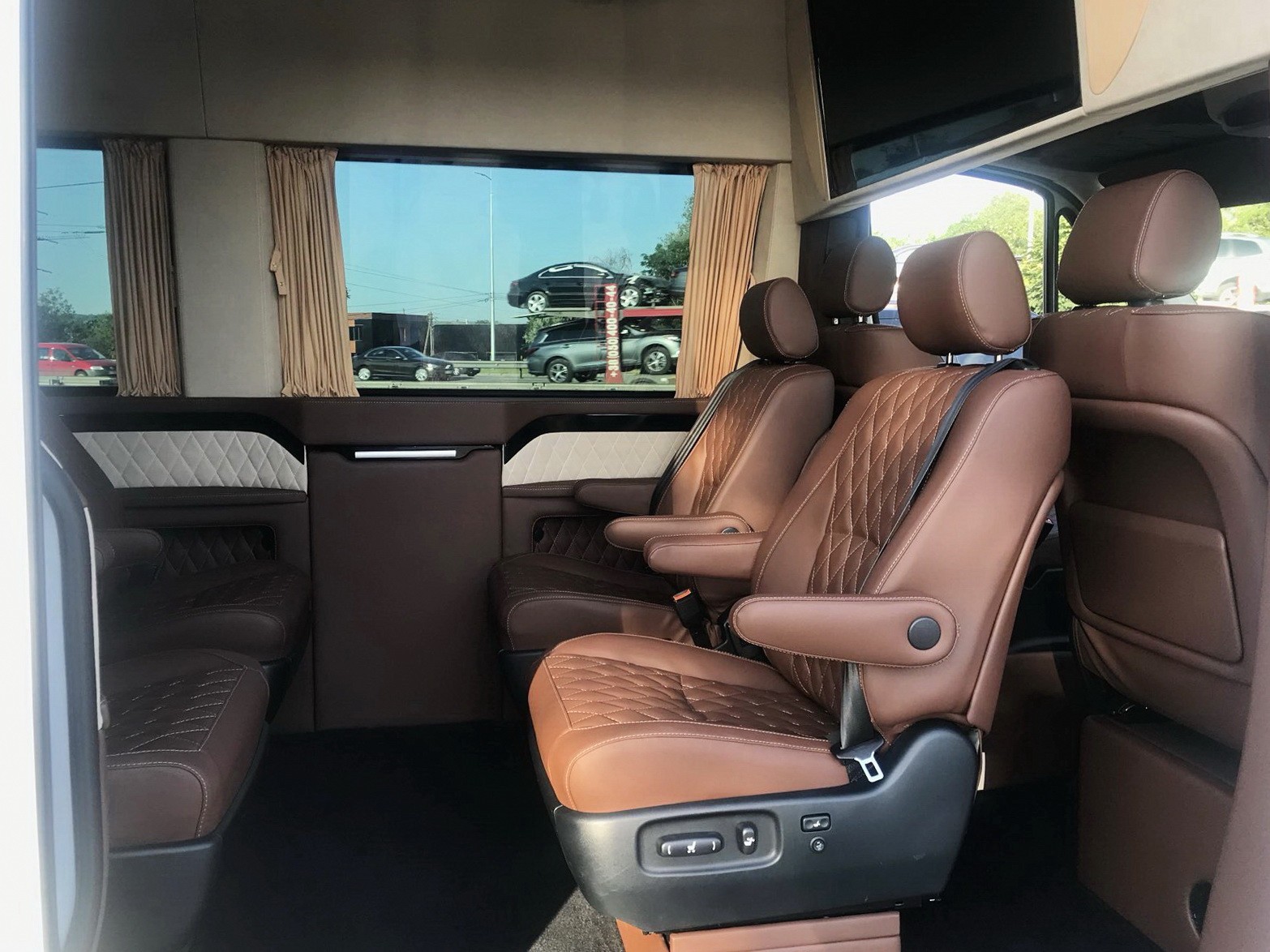 038 Mercedes-Benz Sprinter вип бус микроавтобус с водителем вип класса YJOD