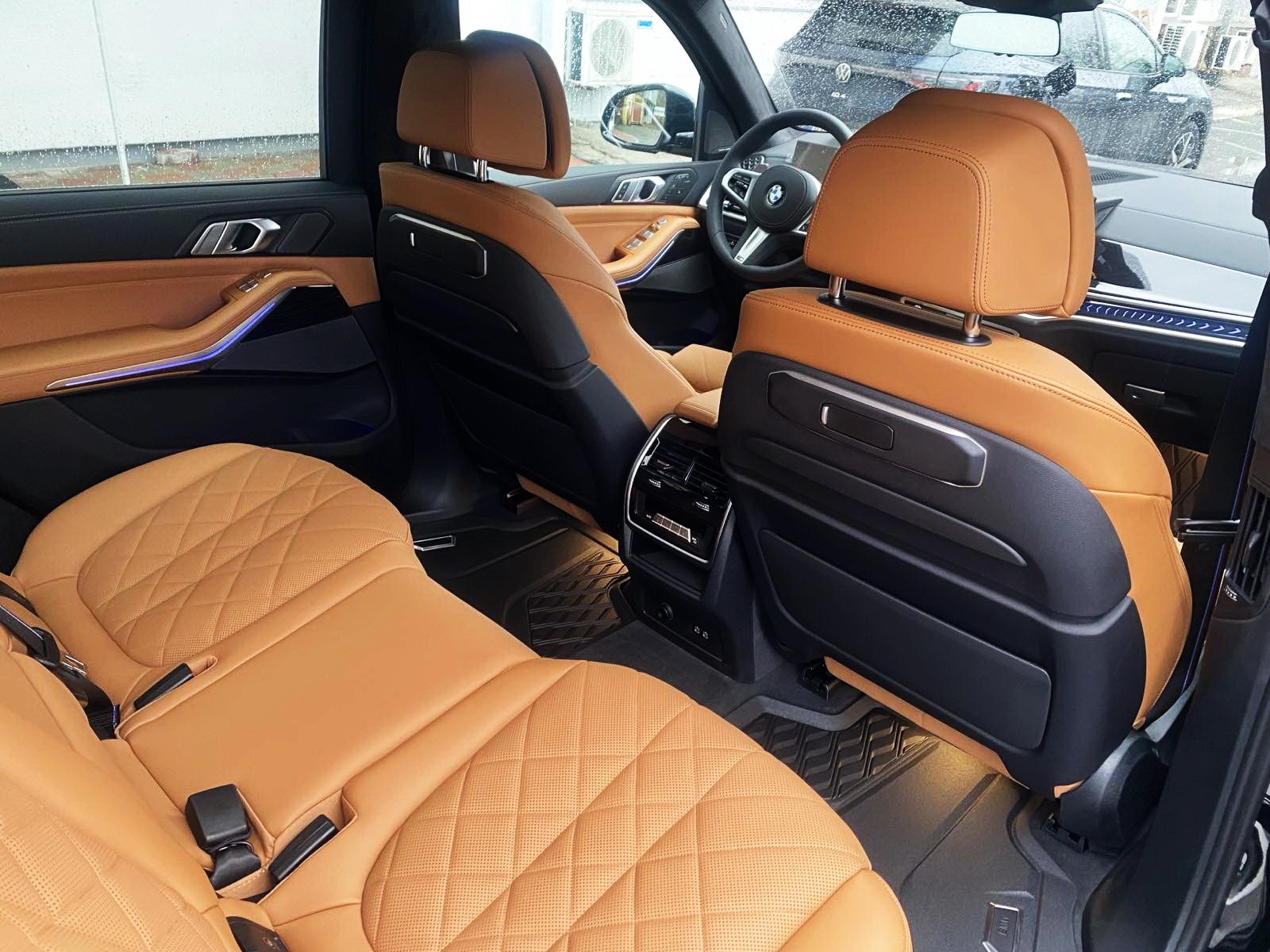 182 BMW X7 40D 2024 черный с водителем на свадьбу jwOW
