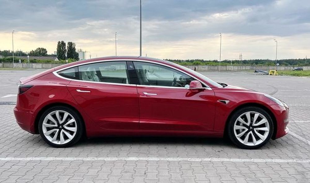 252 Электрокар Tesla Model 3 75D без водителя lY9R