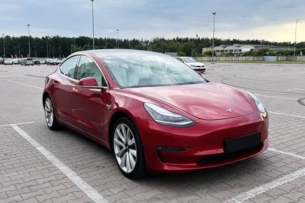 252 Электрокар Tesla Model 3 75D без водителя lY9R