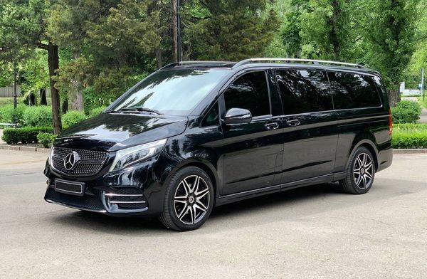 043 Mercedes-Benz V-Class микроавтобус без водителя 0mXE