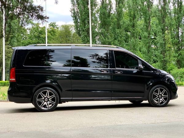 043 Mercedes-Benz V-Class микроавтобус без водителя 0mXE