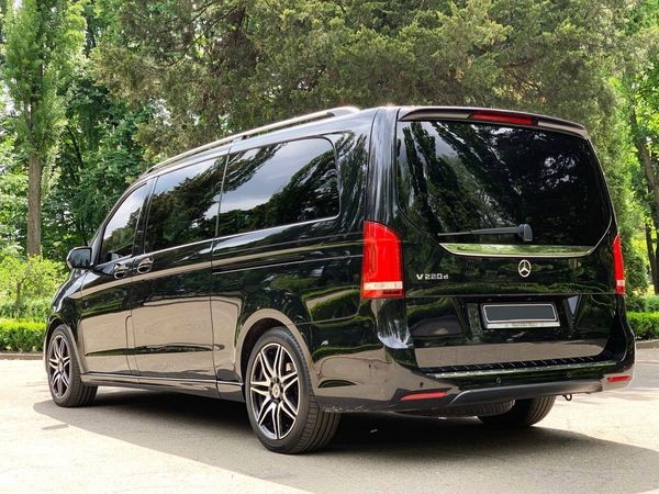 043 Mercedes-Benz V-Class микроавтобус без водителя 0mXE