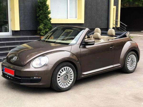 127 Кабриолет Volkswagen Beetle шоколадный на свадьбу съемку zLpV