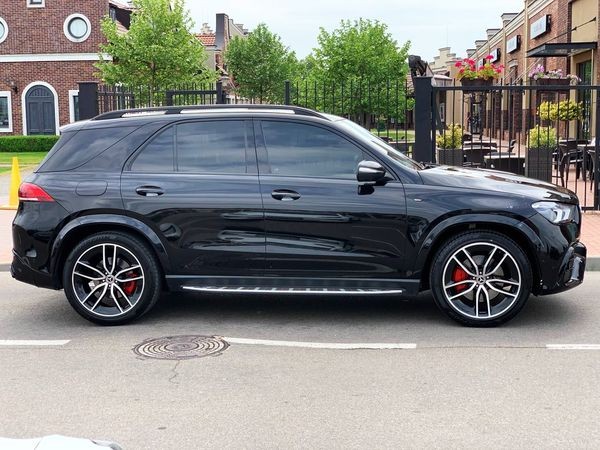422 Внедорожник на свадьбу Mercedes-Benz GLE 400d Style GLE 63 AMG RVO8