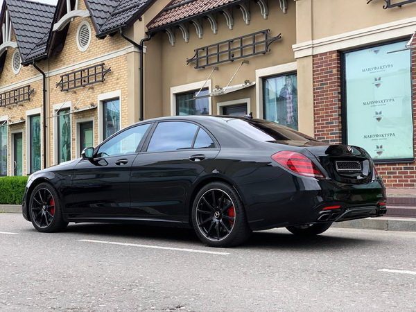 099 Mercedes-Benz S63 AMG 4MATIC W222 Restyling без водителя 2ExP