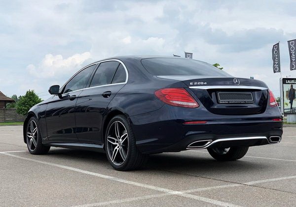 219 Авто бизнес класса Mercedes W213 E220d темно-синий laPv