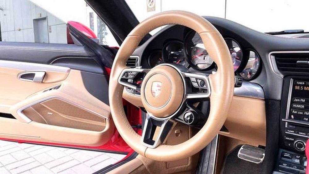192 Porsche 911 Carrera 4S красный на свадьбу фото съемки Mr8g
