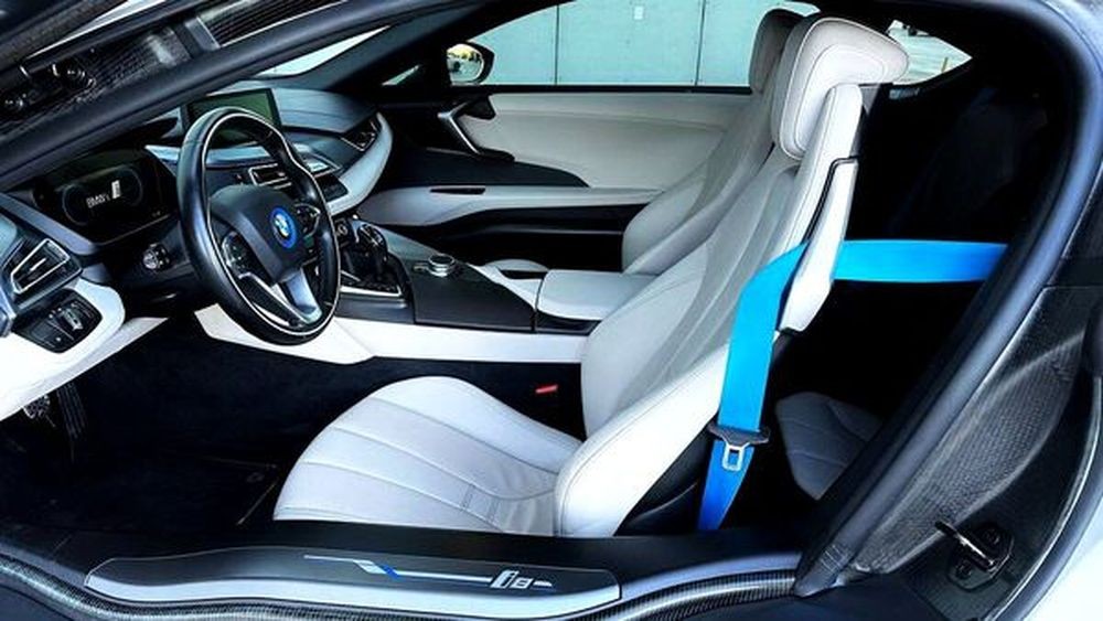 194 BMW I8 спорткар с водителем eOnO