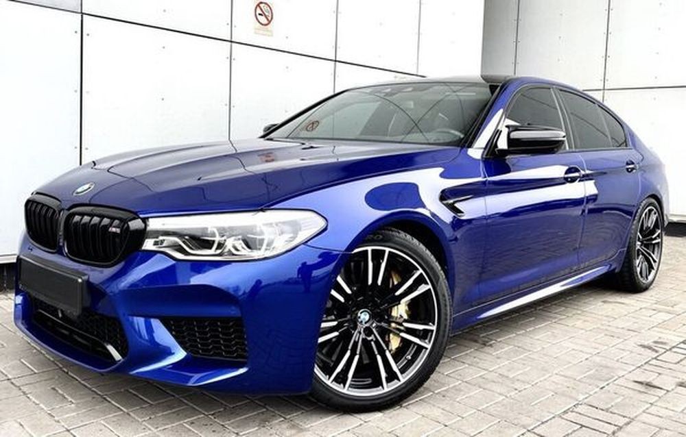 193 BMW M5 F90 Competition синий спорткар с водителем zLBV