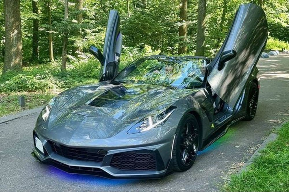 366 Кабриолет Chevrolet Corvette Targa серый с водителем на свадьбу ZExx